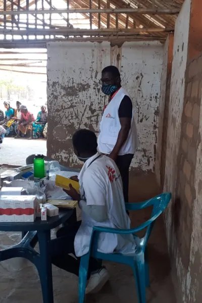 En av Läkare Utan Gränsers mobila kliniker för interflyktingar i provinsen Capo Delgado, norra Moçambique. 