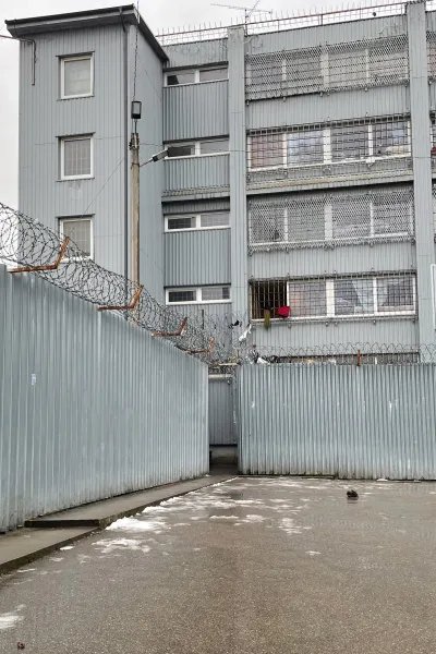 Kybartai-förvaret, ett av de förvar i Litauen där Läkare Utan Gränser ger psykologiskt stöd.
