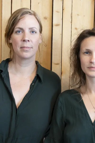 Sjuksköterskan Fia Iveslätt tillsammans med Tove Tikkanen Jönn från Läkare Utan Gränser.