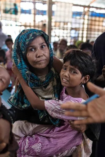 Rohinger på vår temporära klinik i Kutupalong, Bangladesh vid gränsen mot Myanmar.
