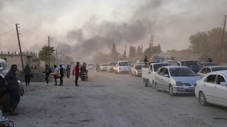 Människor på flykt i nordöstra Syrien