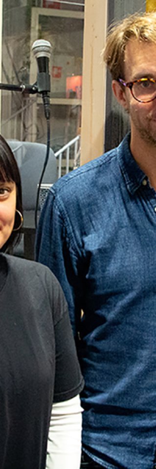 Läkaren Mårten Larsson och Catinka Agneskog på Bokmässan i Göteborg.