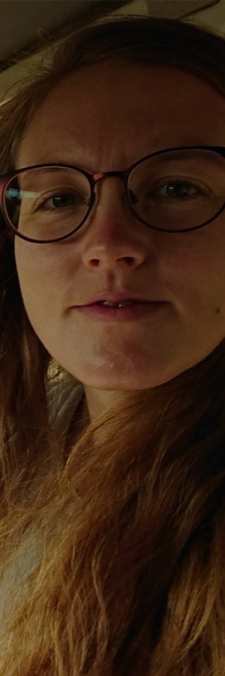 Alice Svensson i en bil