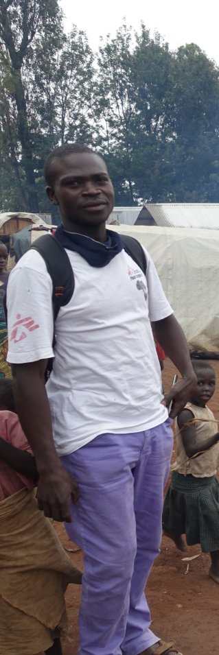 Djapan, hälsoinformatör, i Paroisselägret, Kongo-Kinshasa.