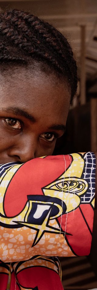 France Beldo, i Centralafrikanska republiken, lutar sig mot en vägg.