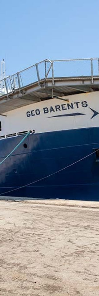 Vårt sök- och räddningsfartyg Geo Barents i hamnen i Augusta, Sicilien.