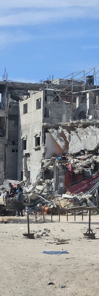 En sönderbombad byggnad i Gaza.