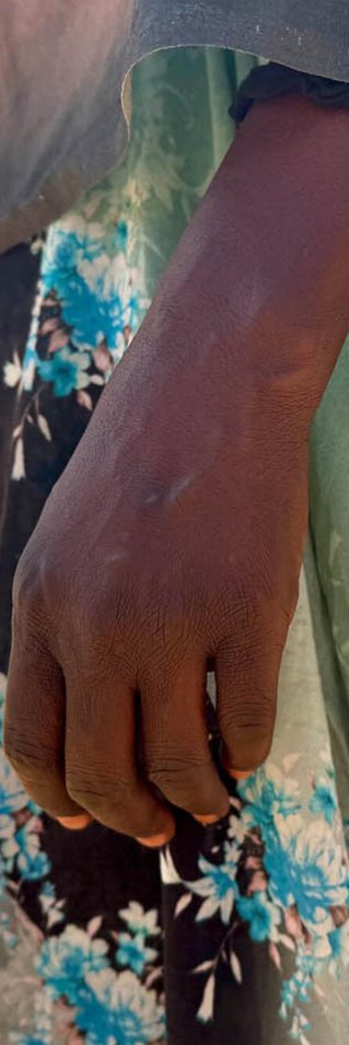 Närbild på kvinnohand