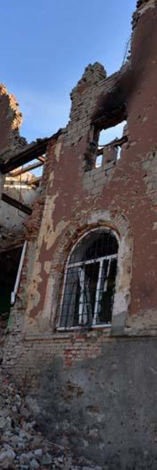 Sjukhus har förstörts under konflikten vilket gör att människor inte kan få vård.