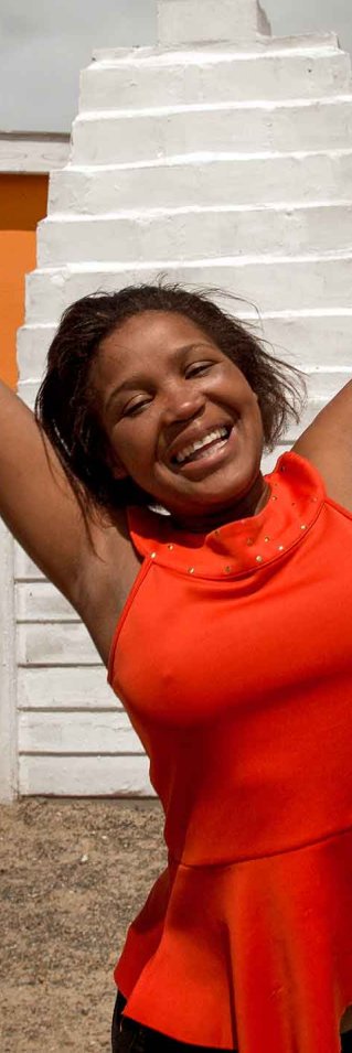 Sinethemba, från Sydafrika, är 16 år och har multiläkemedelsresistent tuberkulos. 