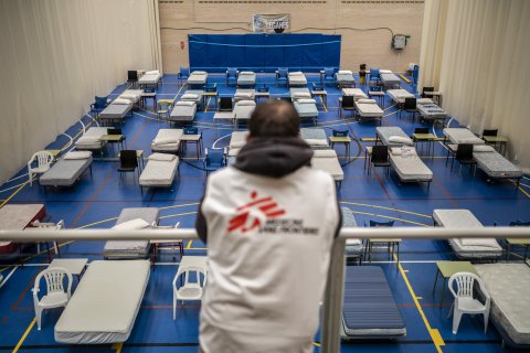 Ett av två av tillfälliga sjukhus i Madrid, Spanien som Läkare Utan Gränser upprättat för att avlasta den befintliga vården.