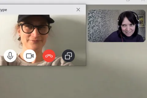 Sjuksköterskan Anna Sjöblom och Catinka Agneskog.