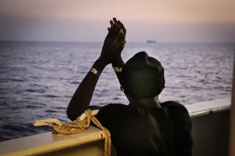 En av de som undsatts av Läkare Utan Gränsers sök- och räddningsfartyg Sea Watch 4.