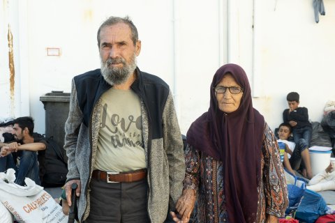 Mohammed Karim och hans fru på den grekiska ön Lesbos.