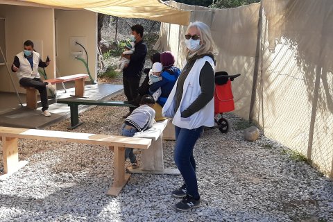 Sjuksköterskan Tina Dahl på den grekiska ön Lesbos.