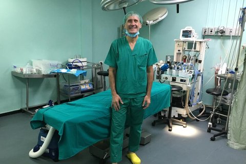 Kirurgen Morten Kildal i operationssalen i Gaza, Palestina.