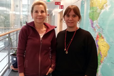 Narkossjuksköterskan Monika Hörling, som arbetade på sjukvårdståget i Ukraina, och Catinka Agneskog, pressekreterare på Läkare Utan Gränser.