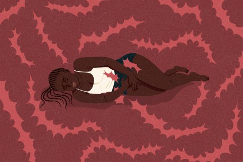 Ilustration av en kvinna som ligger och håller händerna över sitt underliv. 