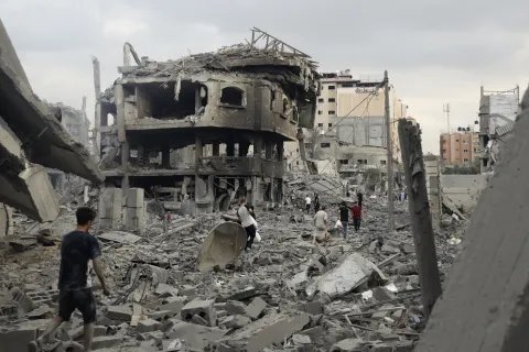 Bild på en byggnad förstörd av en bomb.