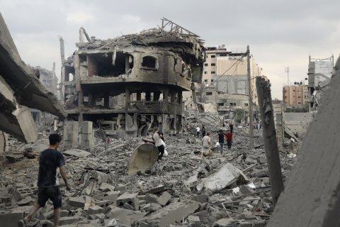 Bild på en byggnad förstörd av en bomb.