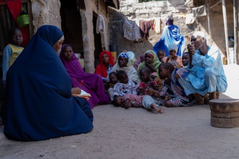 Vårdpersonal genomför förundersökningar innan de remitterar barn till läkare