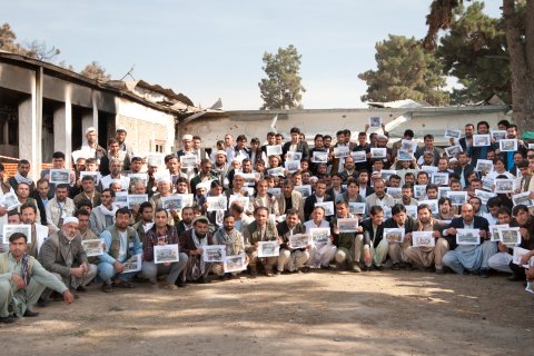 Tre veckor efter bombningen i Kunduz samlades våra kollegor för första gången på det förstörda sjukhusområdet.
