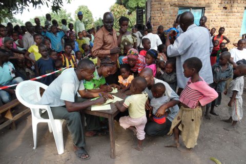 Mässlingsutbrottet i Katanga startade i mars men reponsen från lokala myndigheter har varit långsam. 