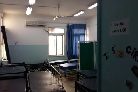 Skadade från Syrien kan inte längre söka vård i Jordanien efter att gränsen stängts mot södra Syrien. 