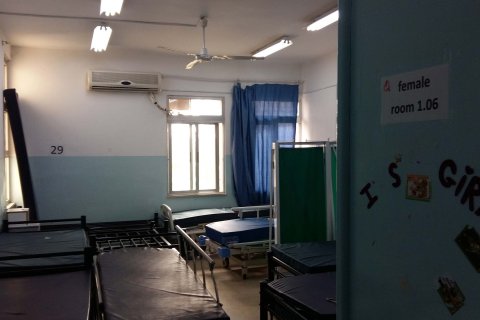 Skadade från Syrien kan inte längre söka vård i Jordanien efter att gränsen stängts mot södra Syrien. 