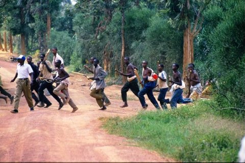 Rwanda i juli 1994. I år är det tjugo år sedan folkmordet. FOTO: Roger Job